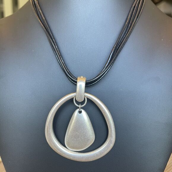 Premier Designs Jewelry - Premier Designs Silver Tone Abstract Modernist Round Pendant Toggle Necklace 20”